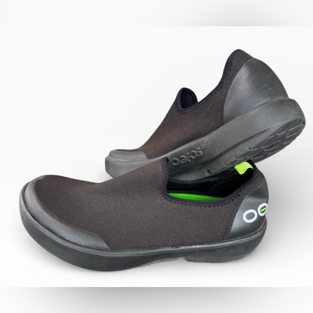 Oofos Oomg Eezee Low Womens Recovery Slip On Shoe Black/Black - Size 7.5